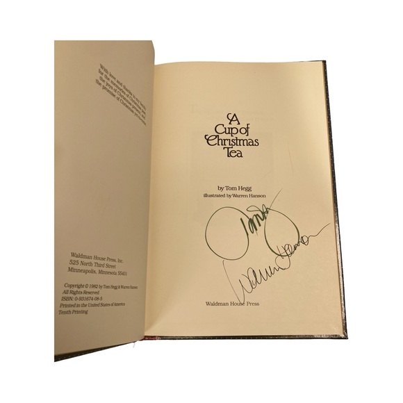 A Cup of Christmas Tea Tom Hegg Hardcover Autographed Copy 1982 - Picture 6 of 9